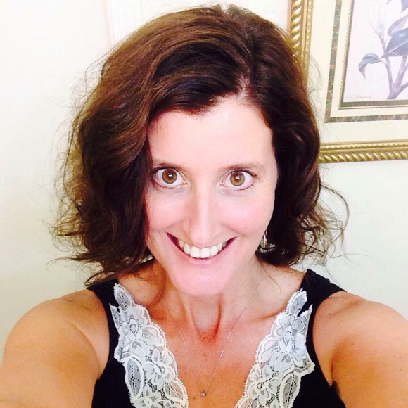 Meet your Posher, Christy - Picture 2 of 2